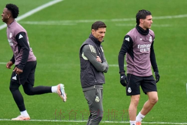 阿斯:皇马面临艰苦赛程 右后卫人选成安帅的难题 阿斯:皇马面临艰苦赛程 右后卫人选成安帅的难题